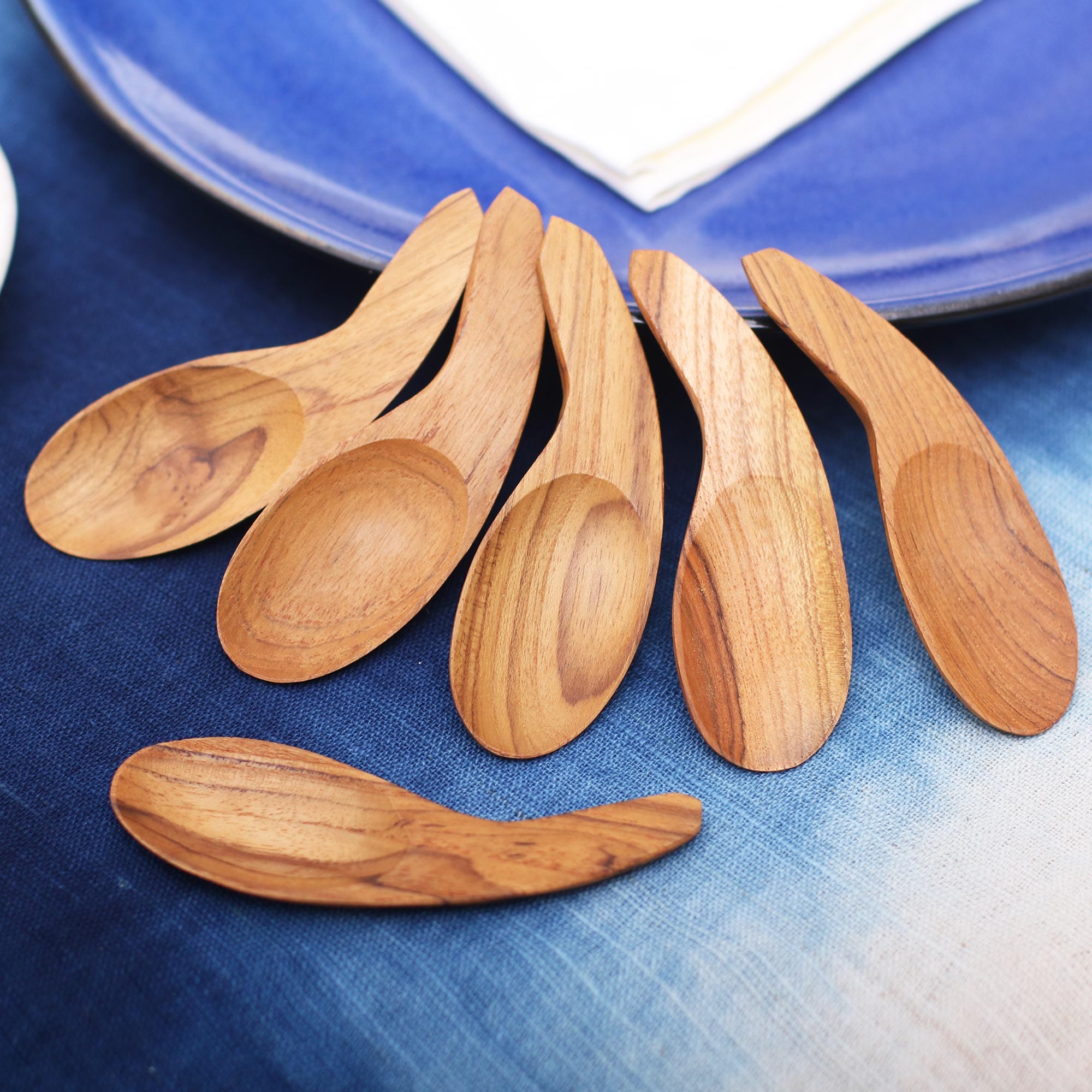 Curved Teak Wood Scoops (Set of 6) - Stylish Meal